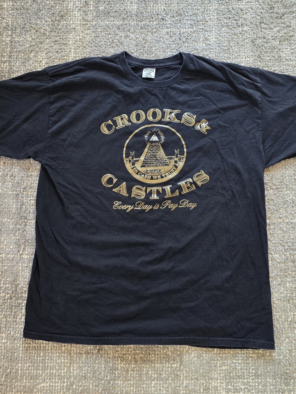 Crooks & Castles Every Day Is Pay Day Pyramid Graphic Tee Mens XL